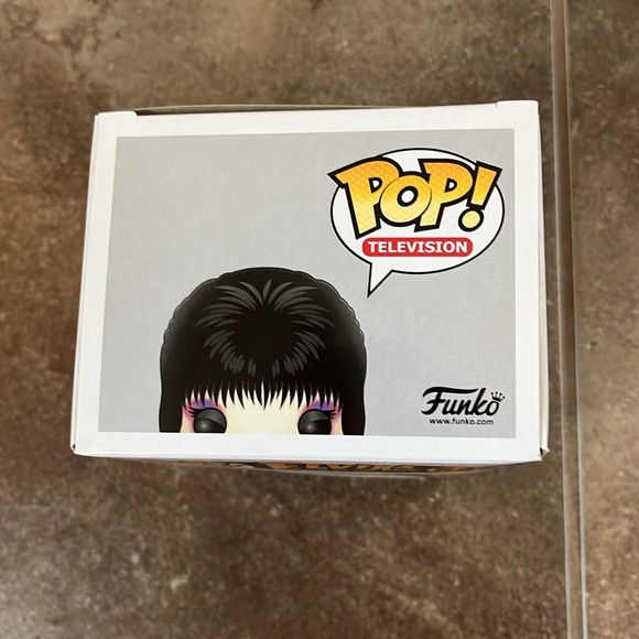 Elvira Mistress Of The Dark Pop Funko - Picture 2 of 7